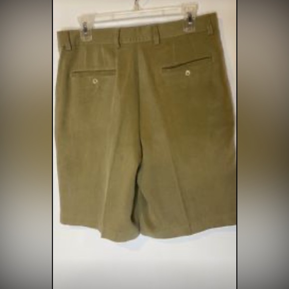 Khaki women’s Bermuda shorts 32 waist - Picture 2 of 3